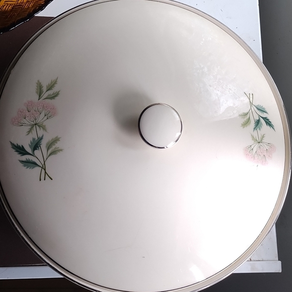 Gft? iLifetime China Co. "Ming pattern"  round lidded serving bowl and platter - Picture 6 of 13